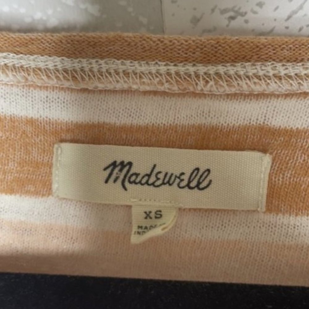 Madewell Skyline V-Neck Tee in Sweetheart Blush - Picture 4 of 8